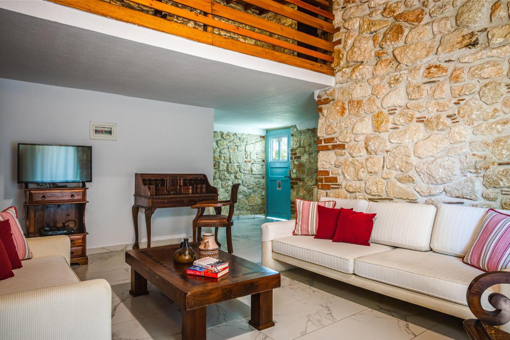 Petrino Eco Village Afytos Exterior photo