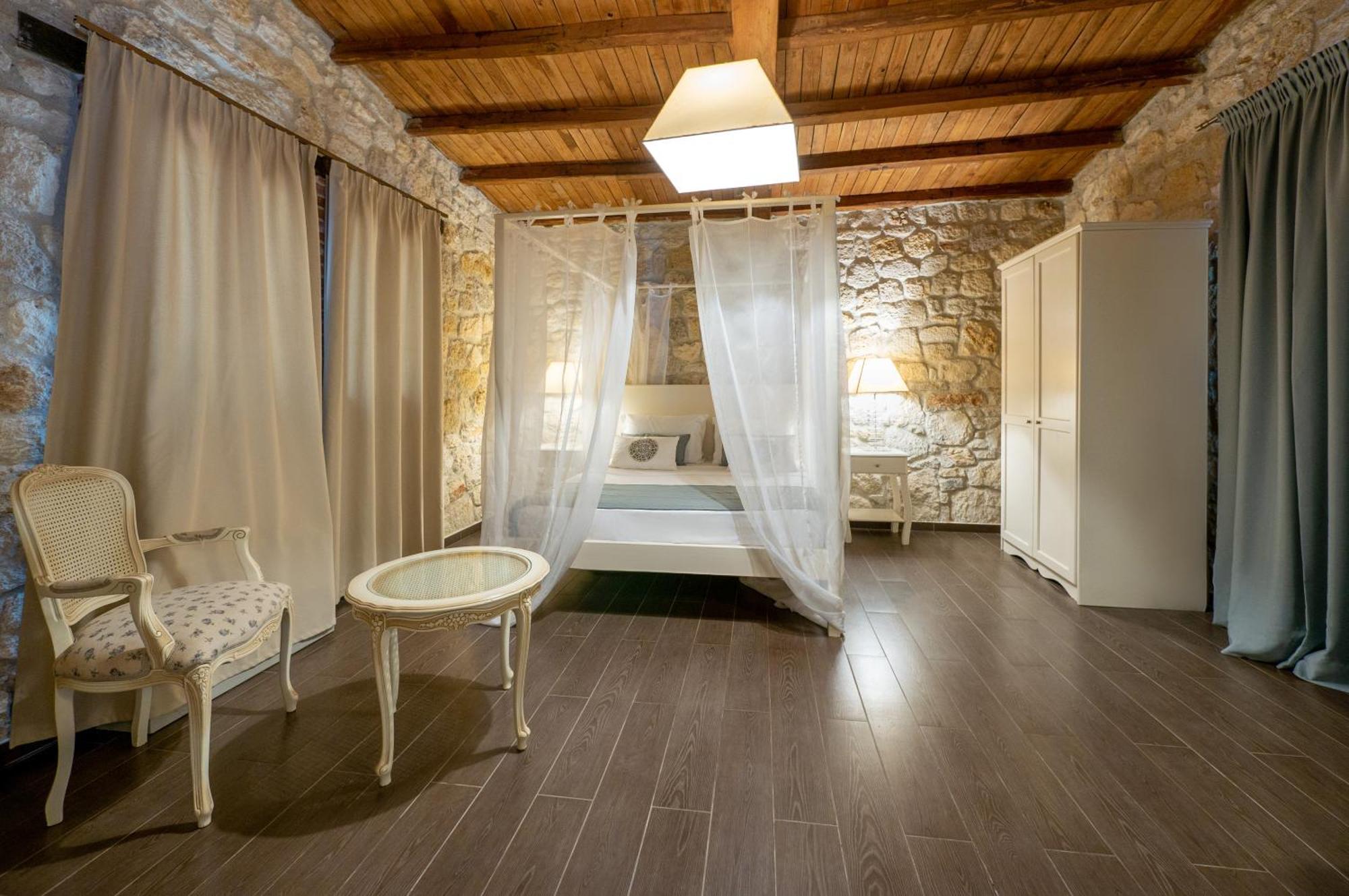Petrino Eco Village Afytos Exterior photo