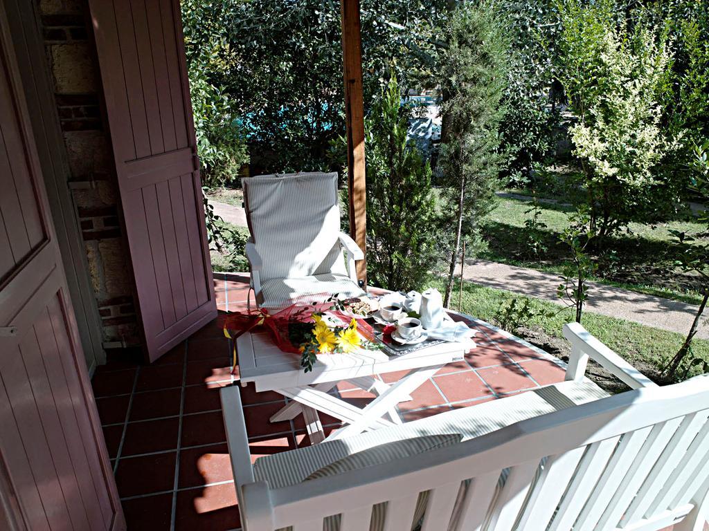 Petrino Eco Village Afytos Exterior photo